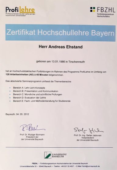 Zertifikat für Hochschullehre Bayern mit Namen und Bestätigungen von Lehrveranstaltungen.